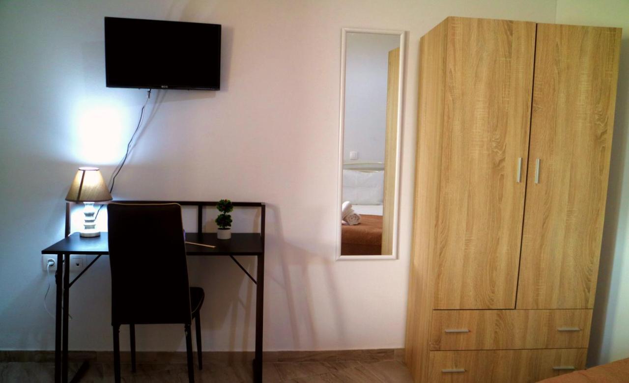 Christos Family Apartments Α Corfu  Екстериор снимка